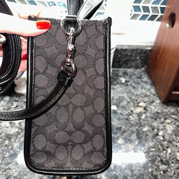 NWT - Coach Dempsey Signature Jacquard Women's Tote Bag - Picture 3 of 9